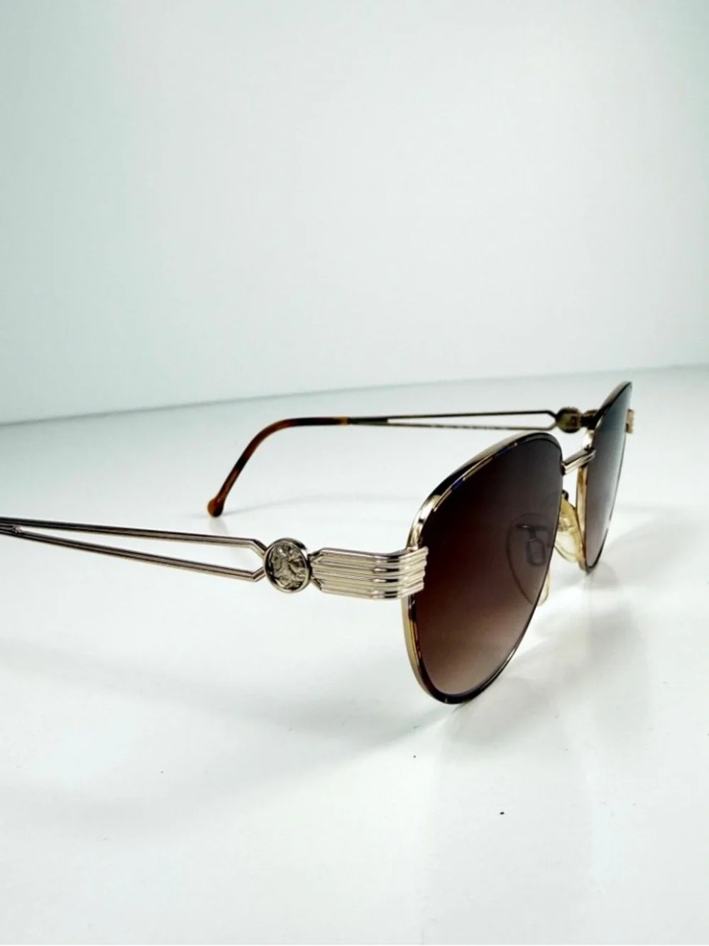 VTG DeadStock FENDI VL7011 Roman Coin Custom Sunglasses Gold Blue Tortoise Set
